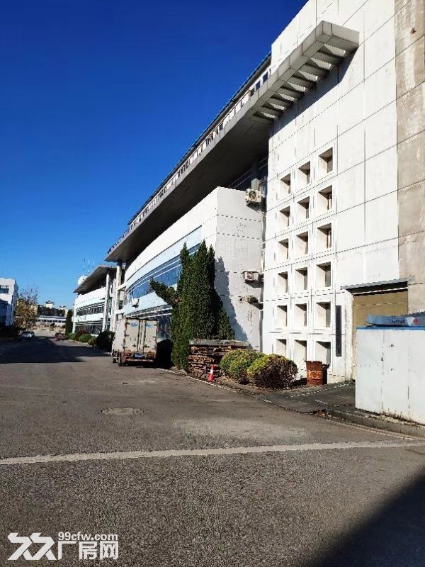 常年出租大连开发区自贸区辽河东路18号厂房   独栋  产权证和土地证
